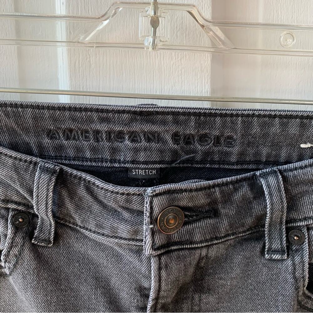 American Eagle Jeans 8 Mom High Rise Straight Leg Stretch Distressed Ripped Grey - Picture 3 of 7